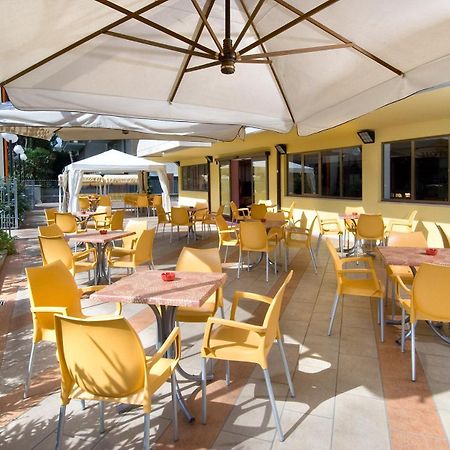 Hotel Levante Червия Екстериор снимка