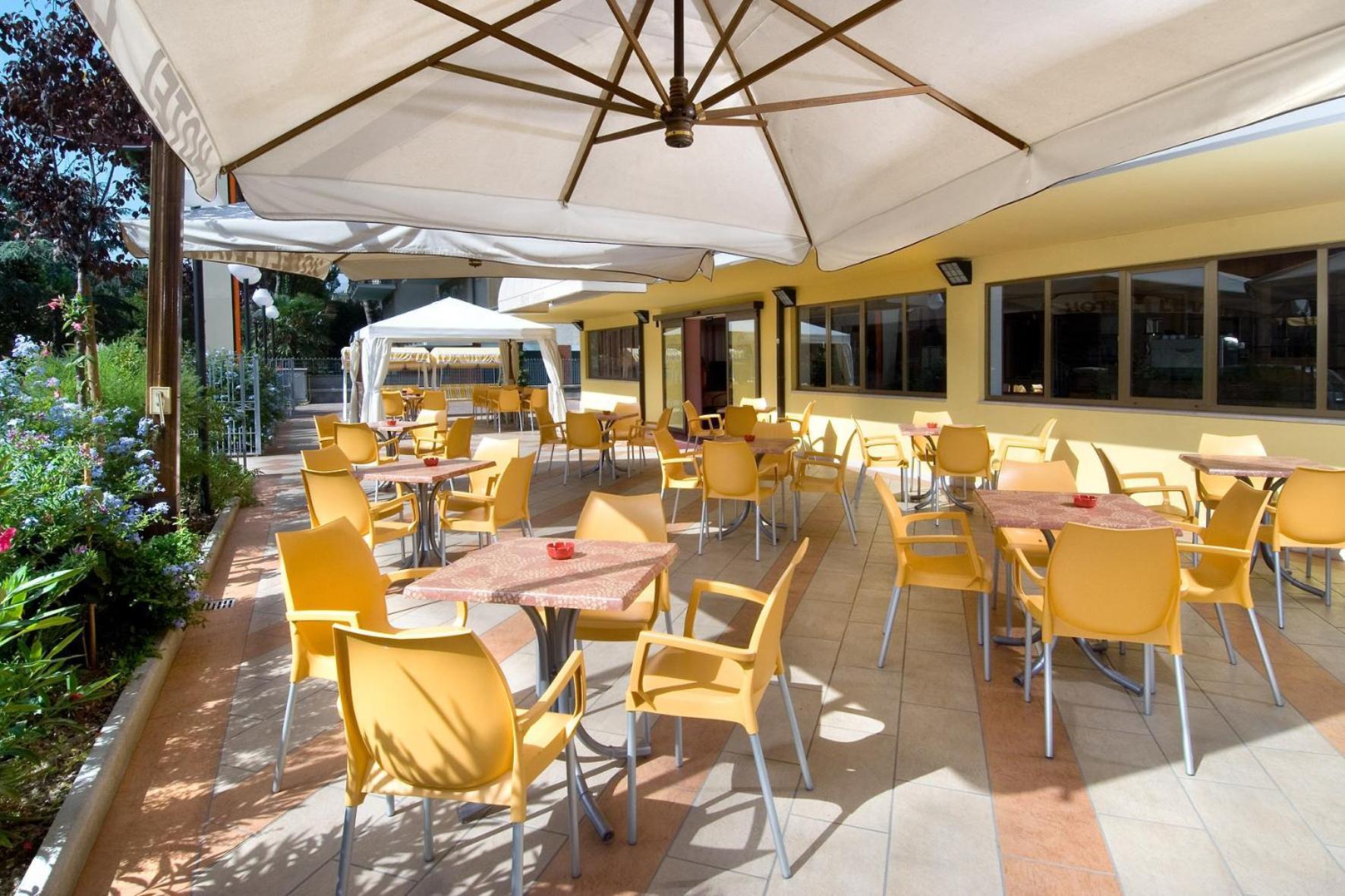 Hotel Levante Червия Екстериор снимка