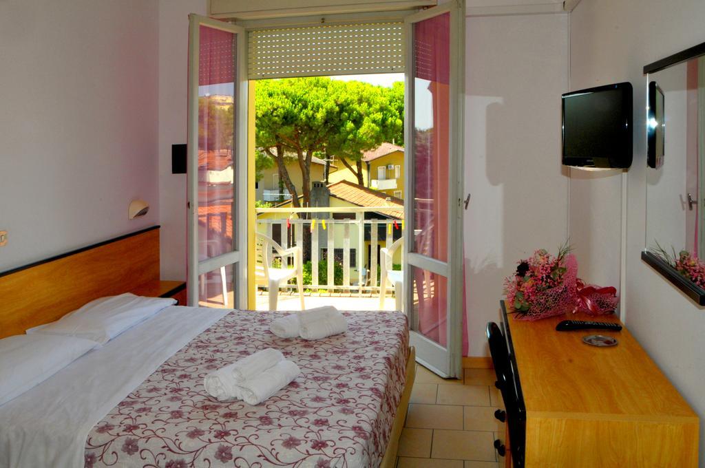 Hotel Levante Червия Екстериор снимка