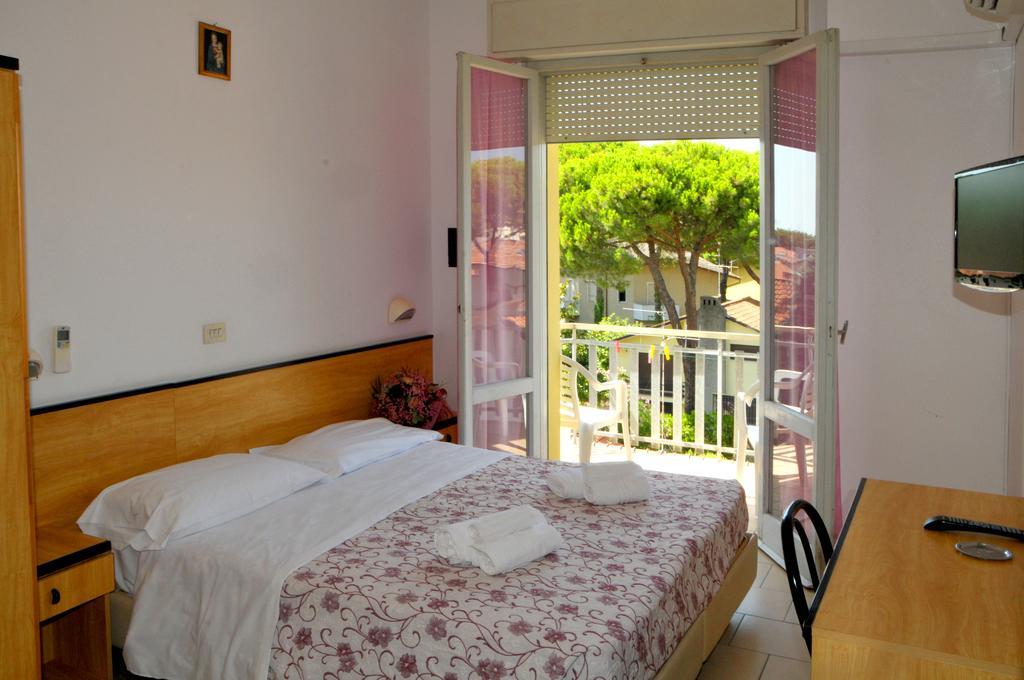Hotel Levante Червия Екстериор снимка